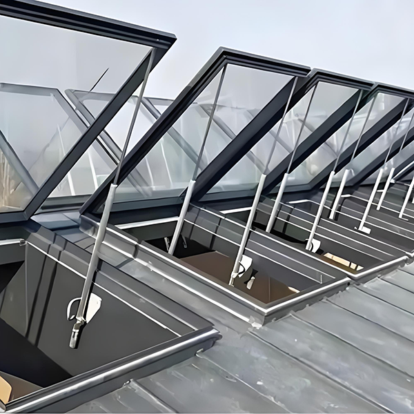 消防雄关区排烟窗