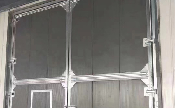 雄关区兰州厂房雄关区工业门选购与使用指南：打造高效安全的生产环境